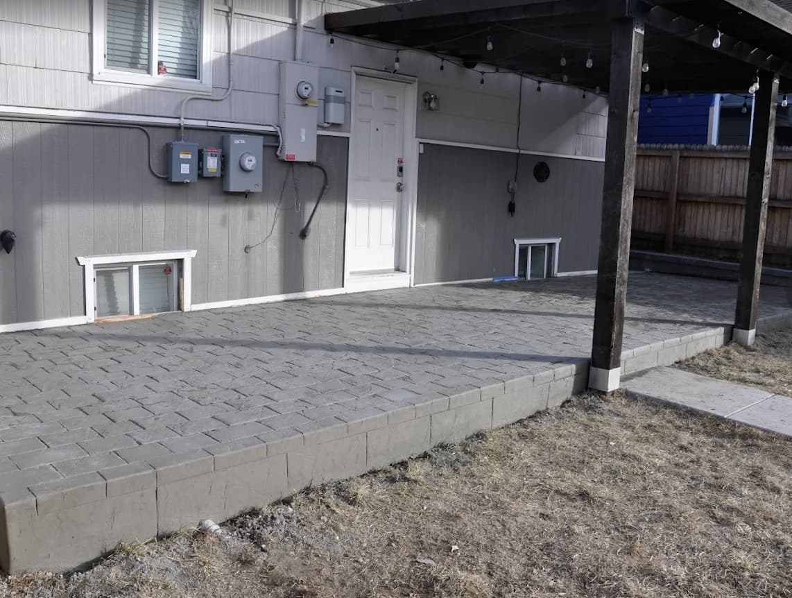 Covered patio with stained concrete floor